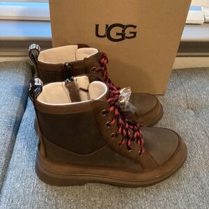 UGG® Kids' Robley Waterproof Boot (Big Kid), size 4